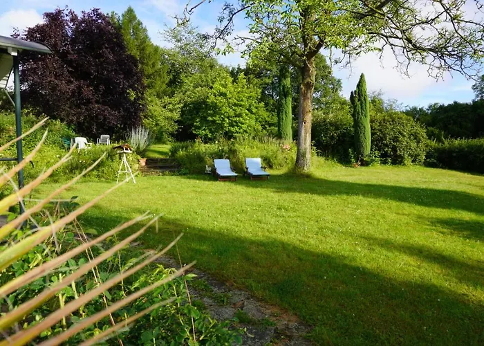 Gruene Wohlfuehloase Mit Einmaliger Aussicht